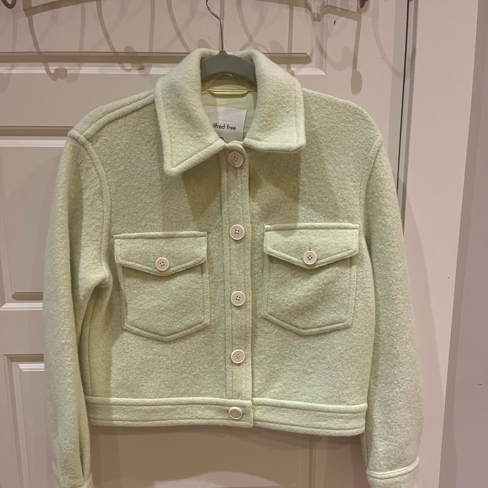 BNWT Aritzia Wilfred Free Cropped Autumn Shirt Jacket, Size XXS